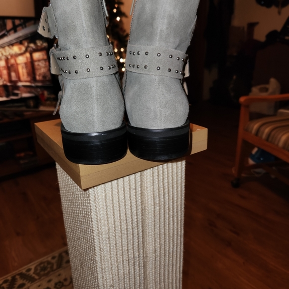 Lust For Life Miracle Ankle Boot Suede Moto Chelsea Buckle Ankle Bootie - Picture 3 of 7